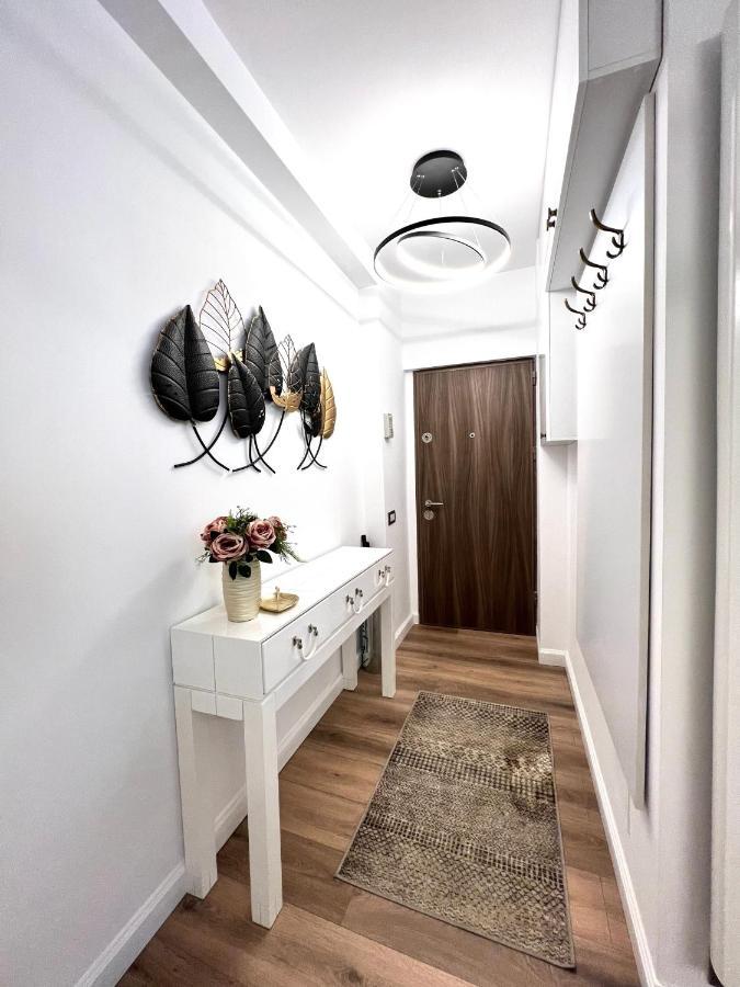 Sky View - Luxury Apartament - Sanador Victoriei Bucarest Extérieur photo