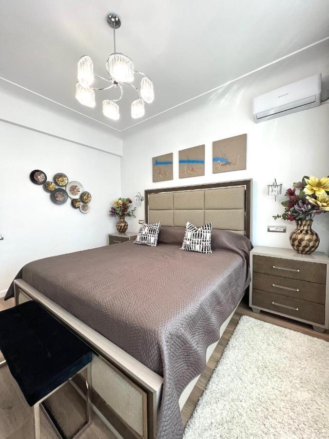 Sky View - Luxury Apartament - Sanador Victoriei Bucarest Extérieur photo