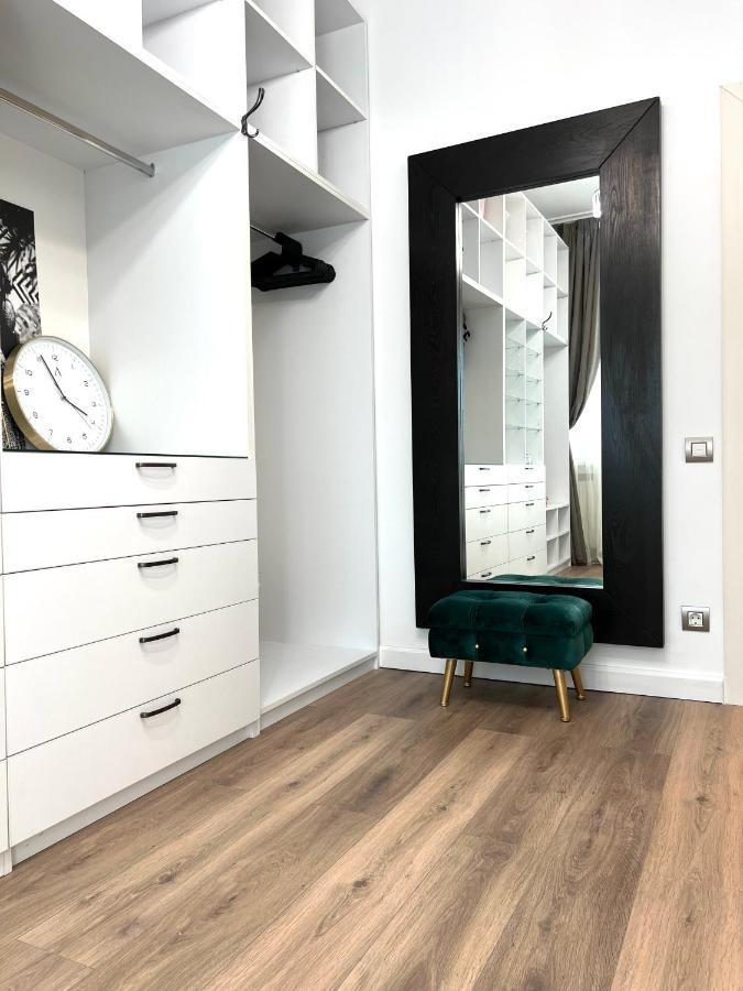 Sky View - Luxury Apartament - Sanador Victoriei Bucarest Extérieur photo