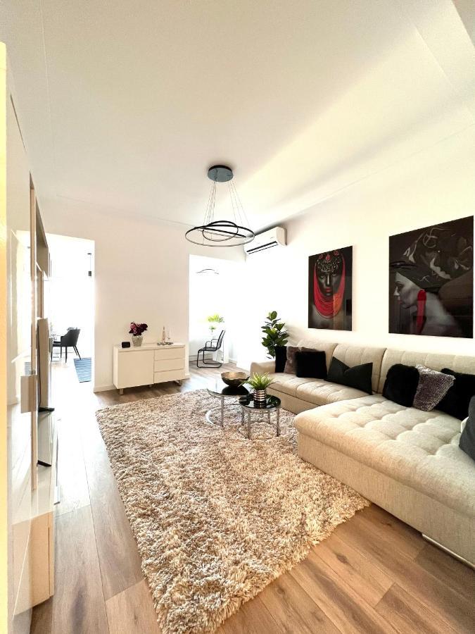 Sky View - Luxury Apartament - Sanador Victoriei Bucarest Extérieur photo